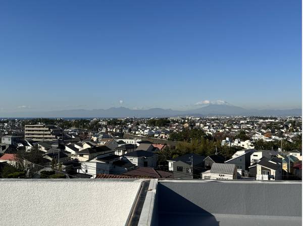 ルーフバルコニーから富士山・相模湾を望みます！！