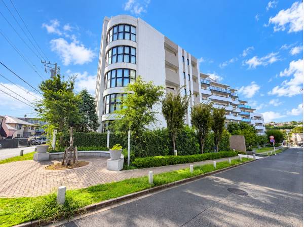 神奈川県藤沢市藤が岡２丁目のマンション