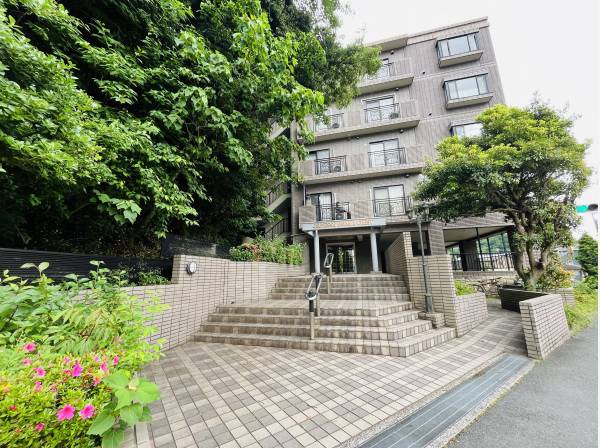 神奈川県三浦郡葉山町長柄のマンション