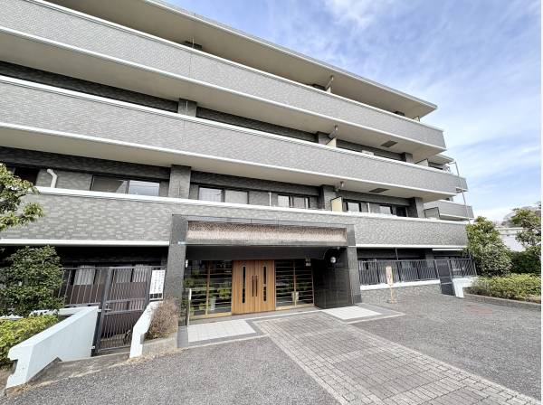 神奈川県藤沢市鵠沼藤が谷１丁目のマンション