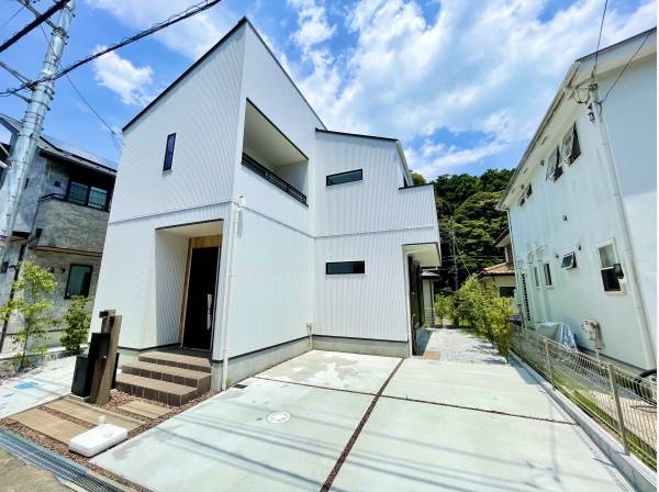 神奈川県藤沢市片瀬２丁目の新築戸建