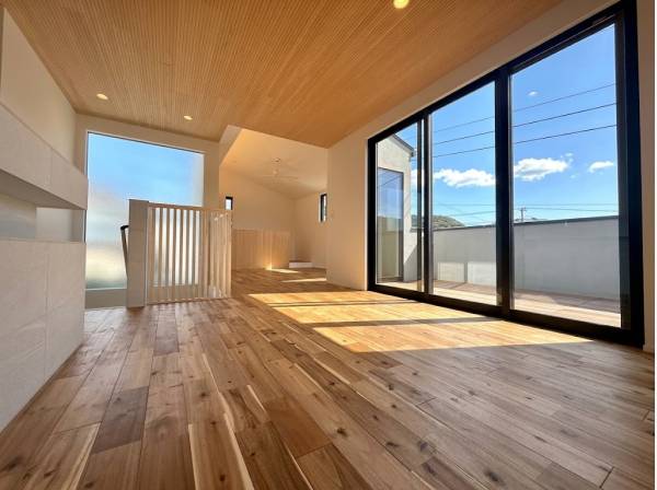 神奈川県三浦郡葉山町長柄の新築戸建