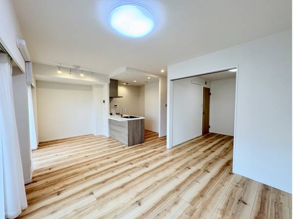 神奈川県藤沢市片瀬海岸３丁目のマンション