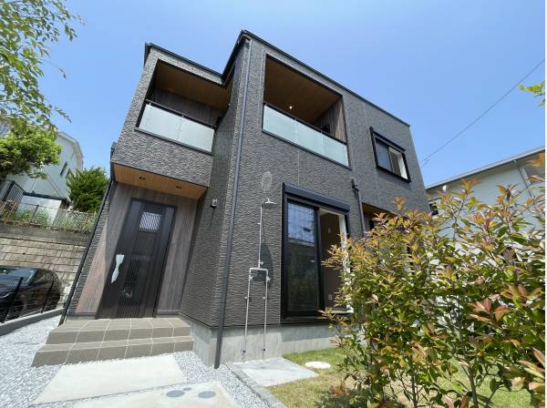 「稲村ヶ崎」駅より徒歩１４分『稲村ガーデンハウス』