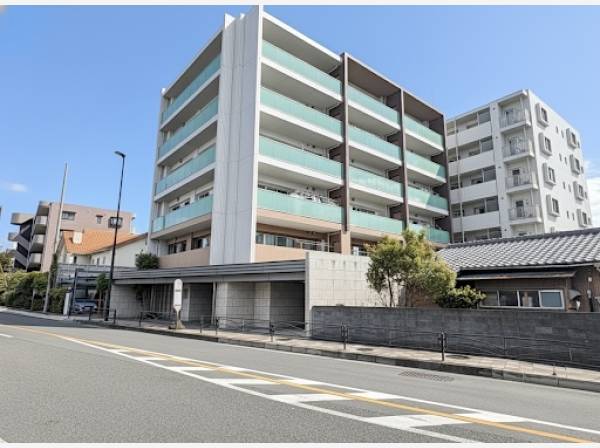 神奈川県茅ヶ崎市本村１丁目のマンション