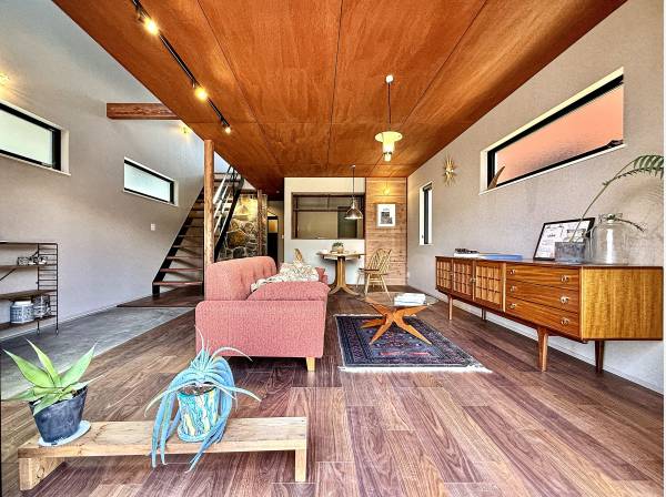 「山小屋」でも「別荘スタイルの山小屋」としてモダンな高級感を感じます
