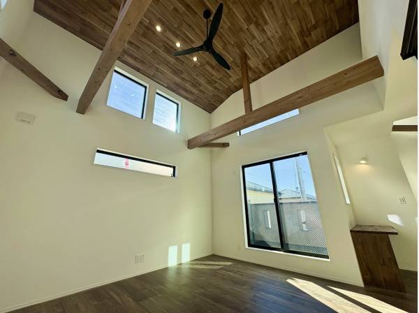 神奈川県茅ヶ崎市小和田１丁目の新築戸建