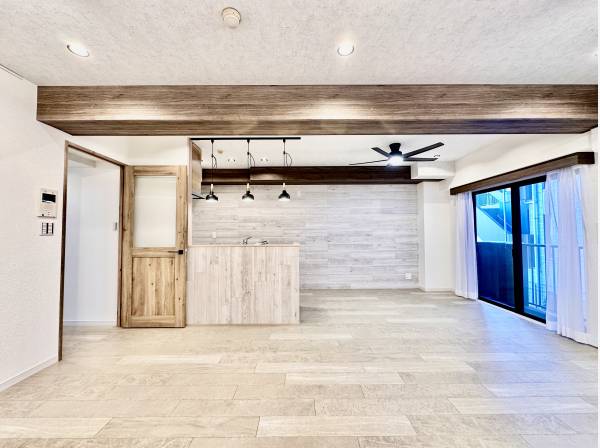 神奈川県藤沢市片瀬海岸２丁目のマンション