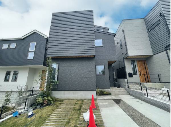 神奈川県三浦郡葉山町長柄の新築戸建
