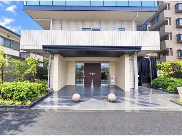 神奈川県藤沢市片瀬海岸２丁目のマンション