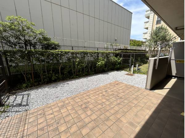 神奈川県藤沢市辻堂西海岸３丁目のマンション