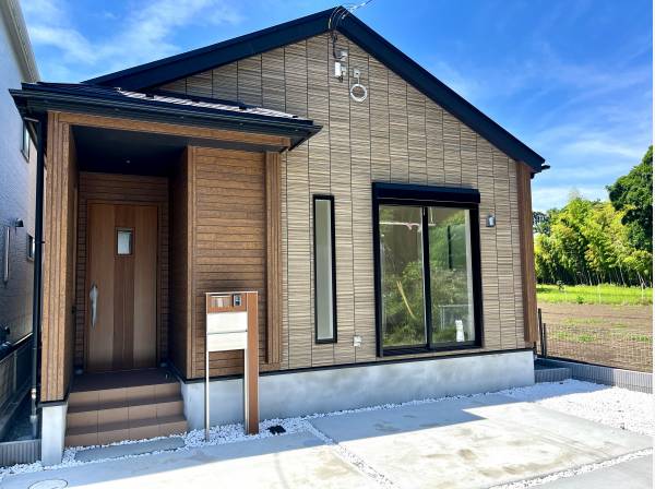 神奈川県藤沢市遠藤の新築戸建