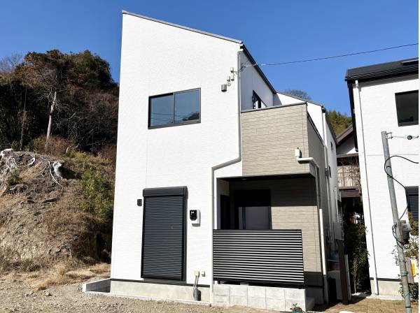 神奈川県三浦郡葉山町長柄の新築戸建