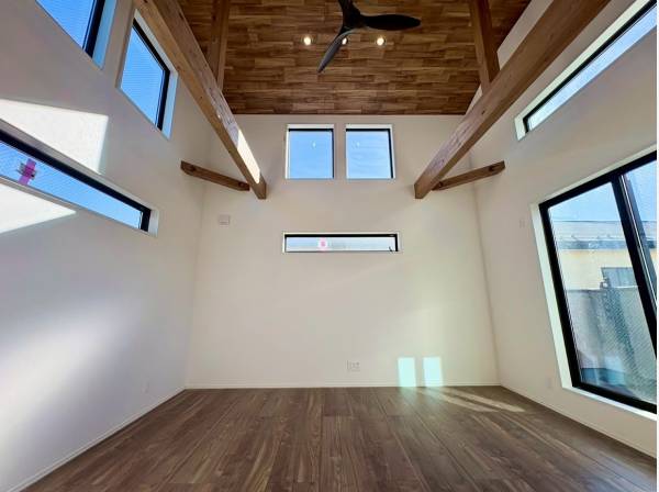 神奈川県茅ヶ崎市小和田１丁目の新築戸建