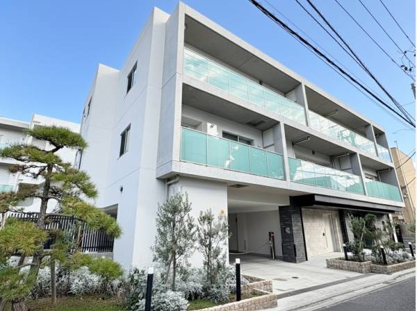 神奈川県逗子市新宿１丁目のマンション