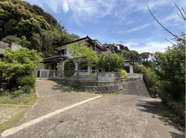 神奈川県三浦市初声町高円坊の中古戸建