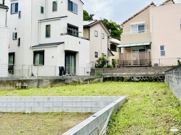 神奈川県三浦郡葉山町堀内の土地