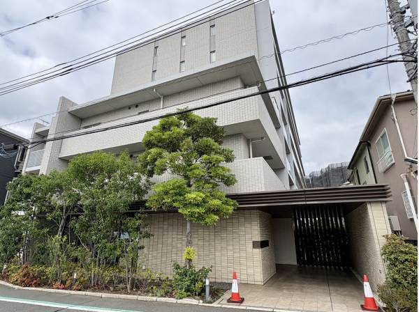 神奈川県茅ヶ崎市赤松町のマンション