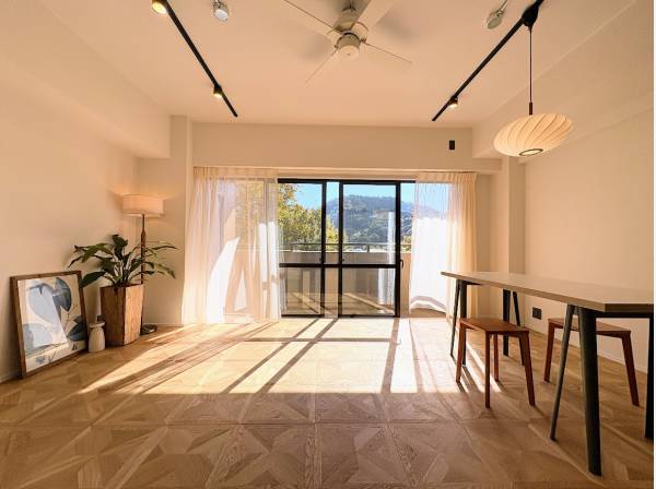 神奈川県三浦郡葉山町長柄のマンション