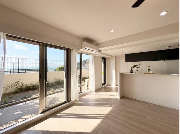 神奈川県逗子市新宿２丁目のマンション