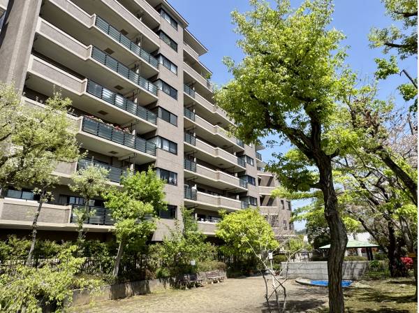 神奈川県鎌倉市岡本のマンション