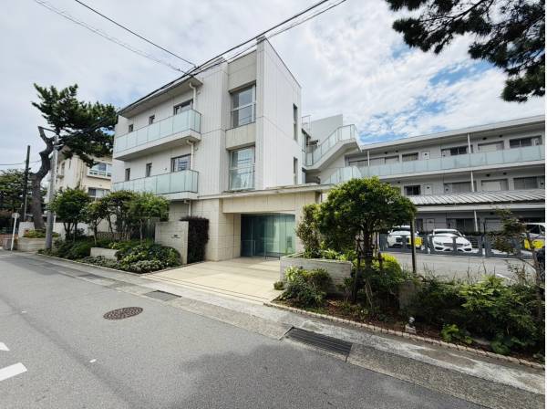 神奈川県鎌倉市由比ガ浜４丁目のマンション
