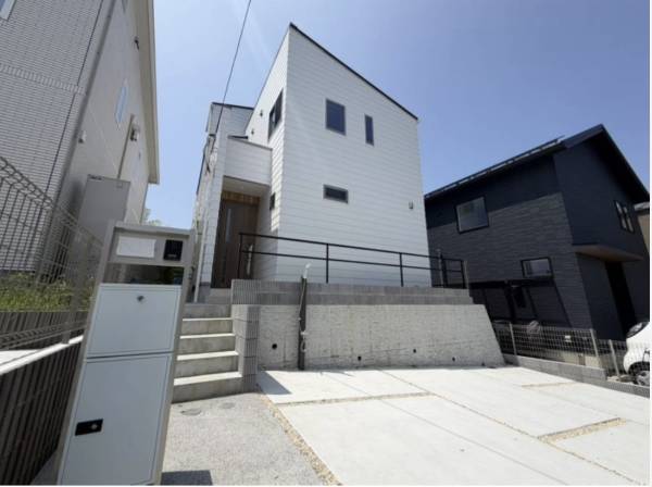 神奈川県藤沢市片瀬山５丁目の新築戸建