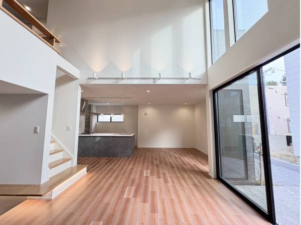 神奈川県平塚市八重咲町の新築戸建