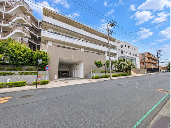 神奈川県藤沢市藤が岡２丁目のマンション
