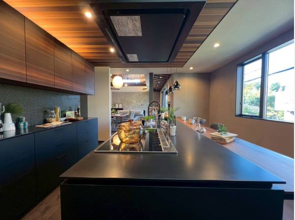 素敵なキッチンでホームパーティはいかがでしょうか?