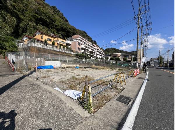 広々した土地は約75坪