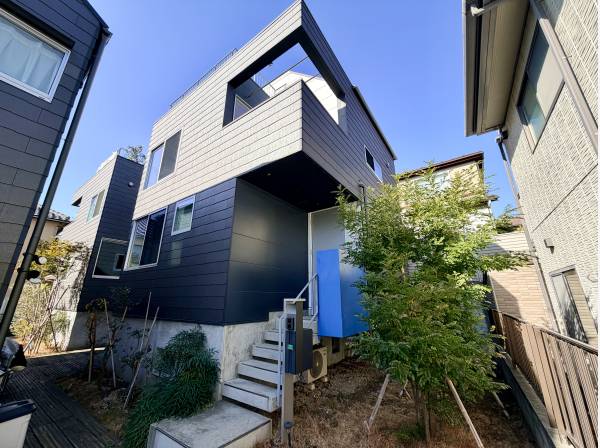 神奈川県藤沢市鵠沼桜が岡３丁目の中古戸建