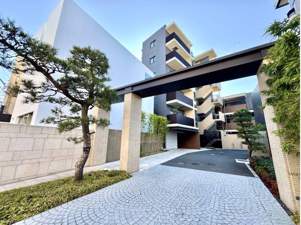 神奈川県藤沢市鵠沼海岸３丁目のマンション