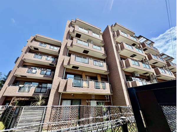 神奈川県三浦郡葉山町一色のマンション
