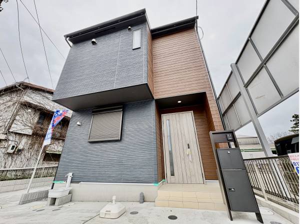 ツートンカラーの新築住宅です。