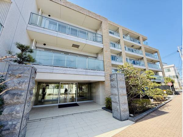 神奈川県藤沢市鵠沼桜が岡３丁目のマンション