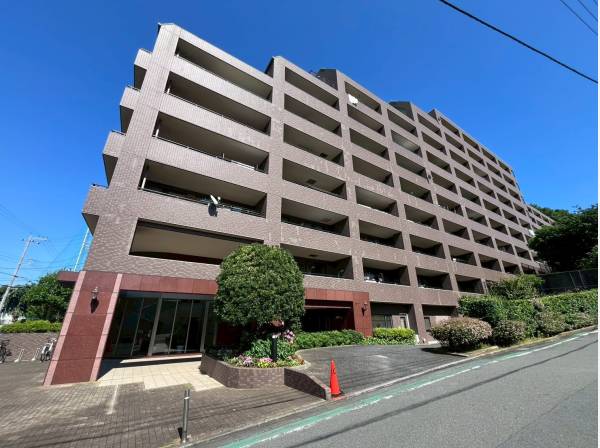 神奈川県藤沢市川名のマンション