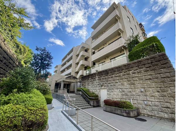 神奈川県藤沢市片瀬海岸1丁目のマンション