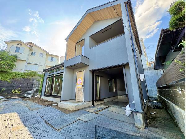神奈川県藤沢市鵠沼桜が岡１丁目の新築戸建