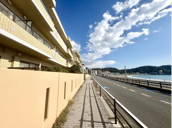 神奈川県逗子市新宿２丁目のマンション