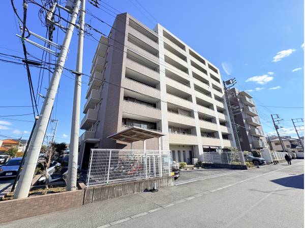 神奈川県茅ヶ崎市本村４丁目のマンション