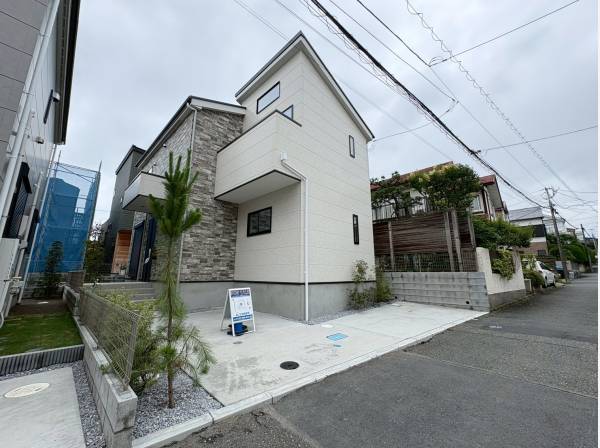 神奈川県藤沢市辻堂太平台１丁目の新築戸建