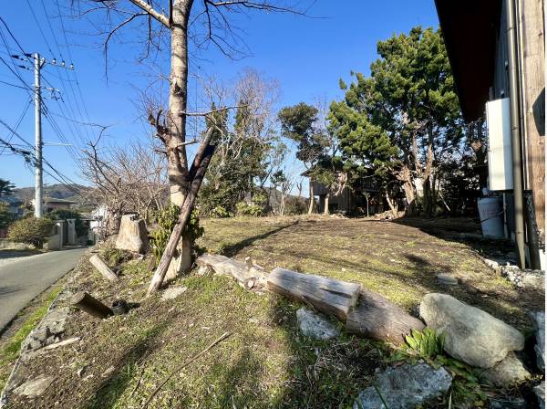 ３１０㎡超の陽当たり良好なお土地でございます。