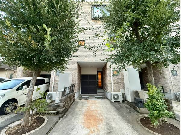 神奈川県逗子市新宿２丁目のマンション