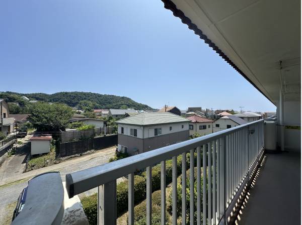 神奈川県三浦郡葉山町一色のマンション