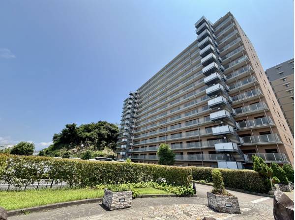 神奈川県藤沢市川名のマンション