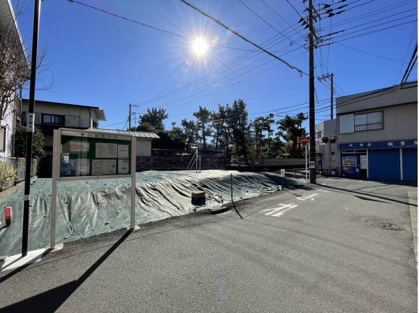 「藤沢」駅も歩いて１９分。南西角地の開放感に優れた土地です