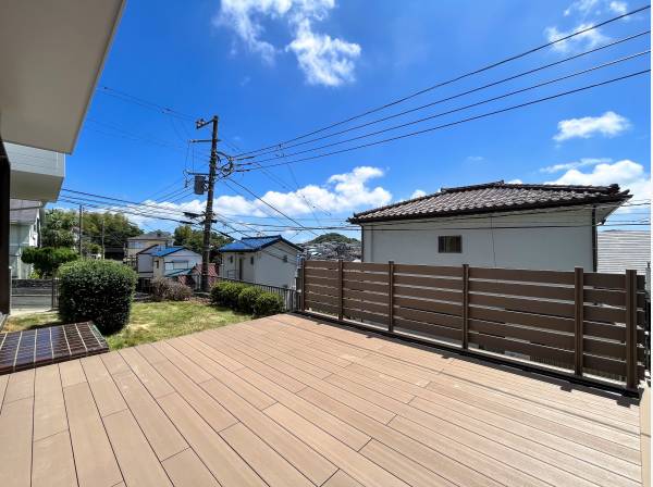 大きなウッドデッキが完成しました！