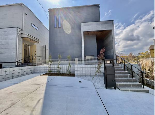 神奈川県鎌倉市稲村ガ崎５丁目の新築戸建