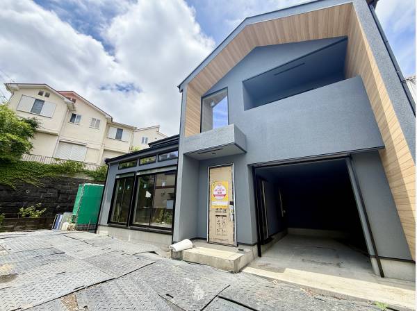 神奈川県藤沢市鵠沼桜が岡１丁目の新築戸建